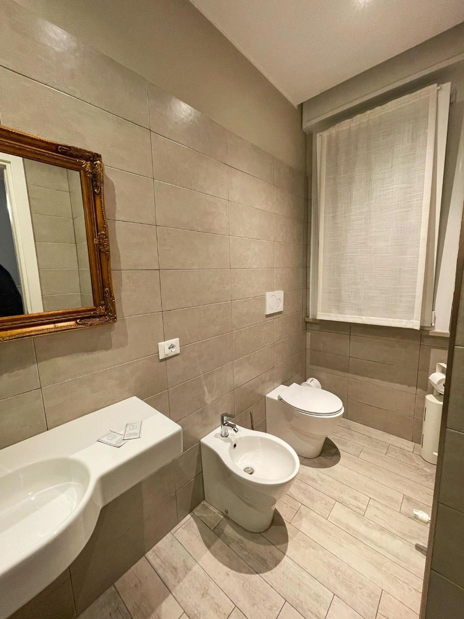 Alla Scaletta - Stanze Con Bagno Privato E Wifi A Pochi Passi Dal Duomo Mirandola Eksteriør billede