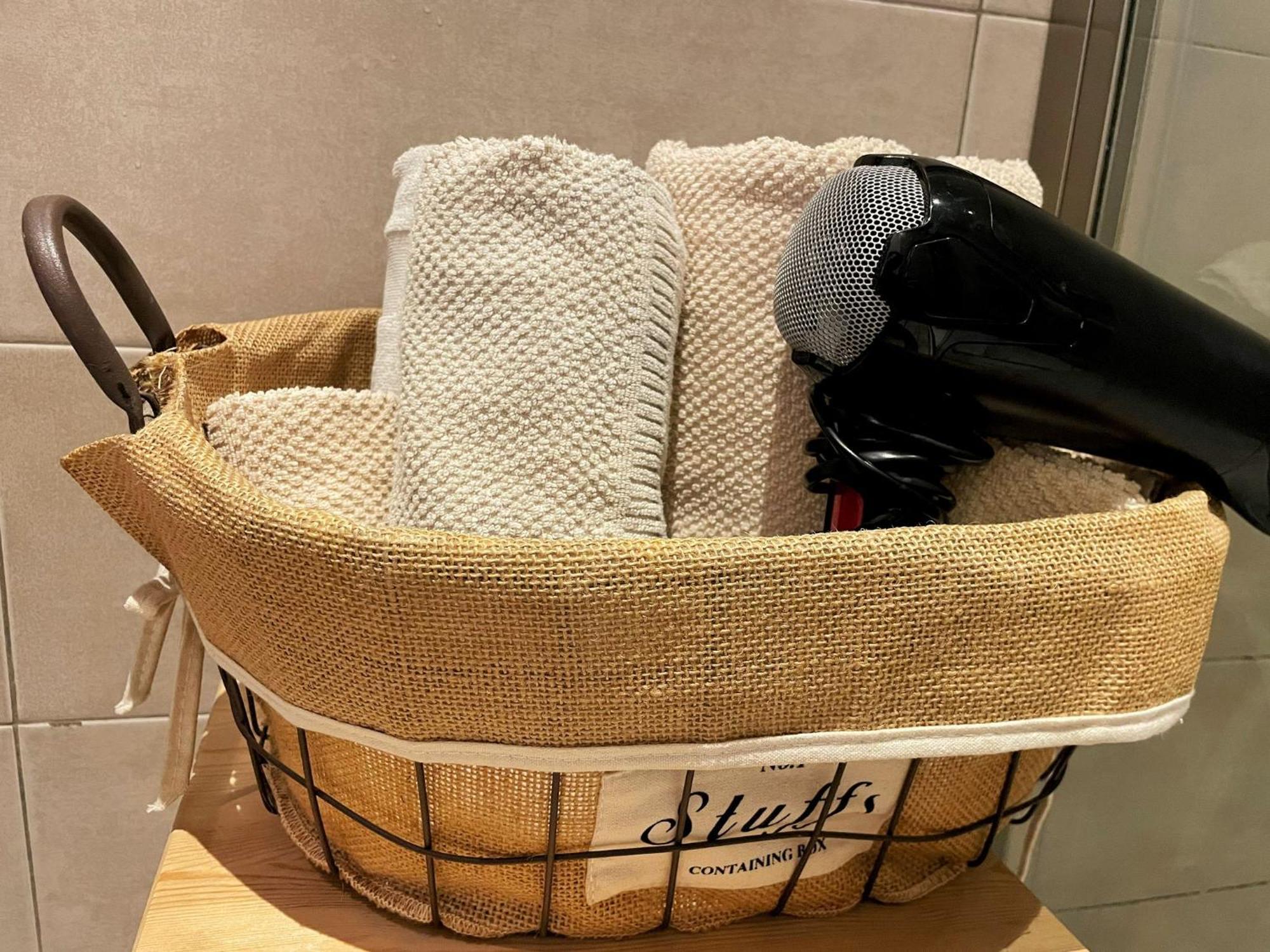 Alla Scaletta - Stanze Con Bagno Privato E Wifi A Pochi Passi Dal Duomo Mirandola Eksteriør billede