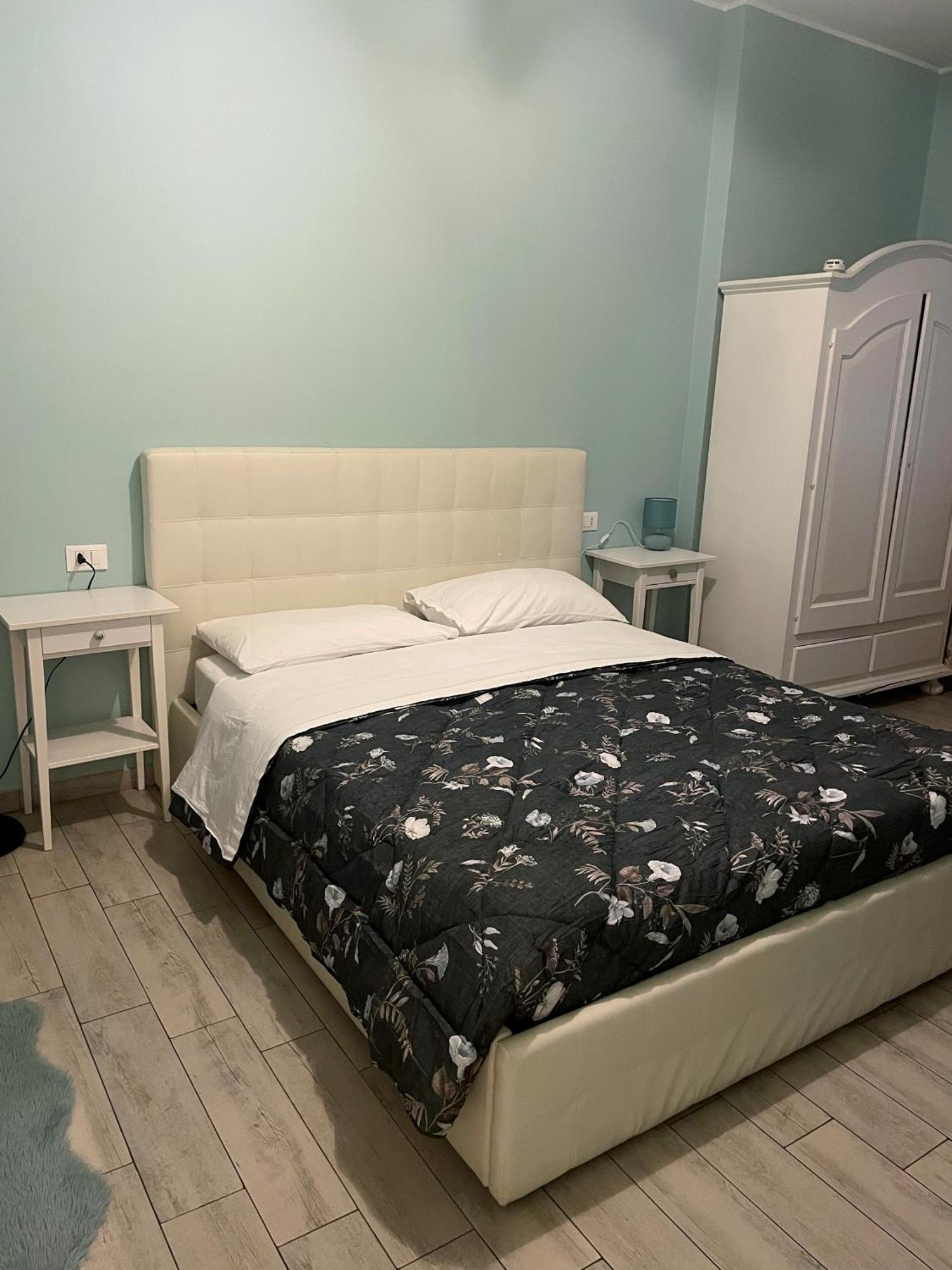 Alla Scaletta - Stanze Con Bagno Privato E Wifi A Pochi Passi Dal Duomo Mirandola Eksteriør billede